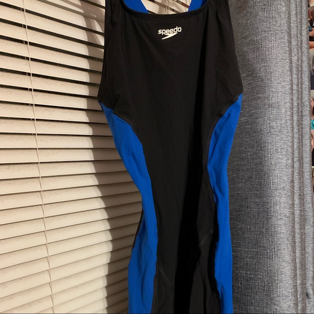 Speedo kneeskin never worn! Size 32
